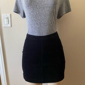NWT - Forever 21 - Black Mini Skirt - Size S